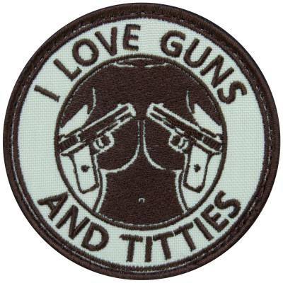 Нашивка ( шеврон патч patch ) тактическая I LOVE GUNS AND TITTIES вышитая на липучке D-8,5 песочная в Москве