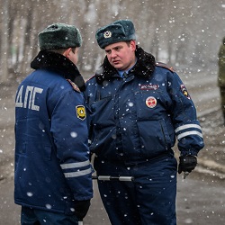 Полицейские ДПС в летней форме одежды